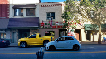 Italian Village Pizza outside