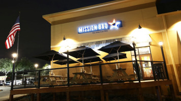 Mission Bbq outside