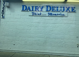 Dairy Deluxe outside