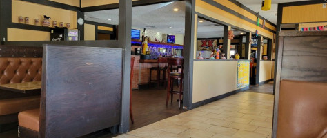 Los Magueyes Mexican Grill inside