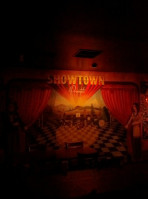 Showtown Grill inside