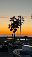 The Venice Beach Kitchen outside