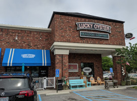 Lucky Oyster Seafood Company outside