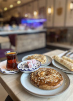 Güllüoğlu Baklava Cafe food