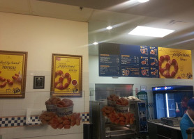 Auntie Anne's food