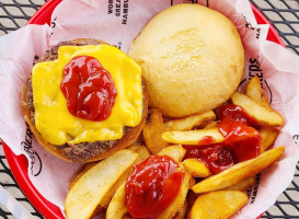 Fuddruckers food