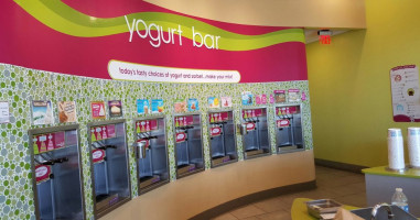 Menchie's Frozen Yogurt food