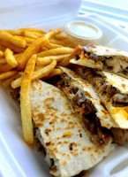 Music City Gyros food