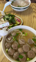 Pho Ty II food