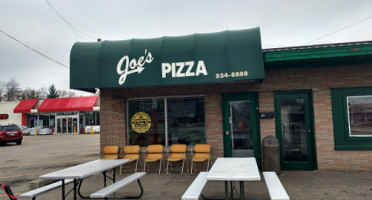 Joe's Pizza King inside