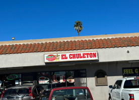 Tacos El Chuleton outside