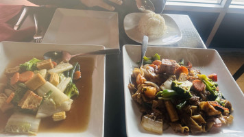 Thai Avenue food