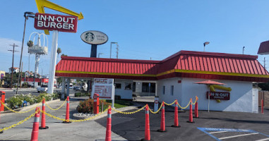 In-n-out Burger inside