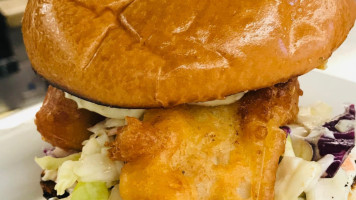 Lakehouse Tavern food