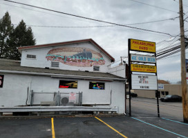 Philadelphia Subs outside