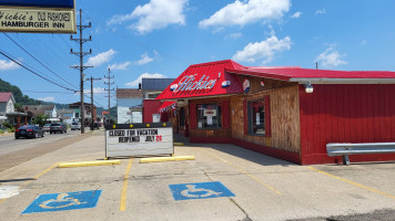 Hickie's Hamburger Inn outside