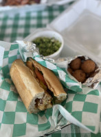 Simply Seafood Market Cajun Diner outside