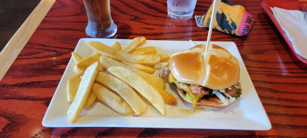 Red Robin Gourmet Burgers And Brews inside