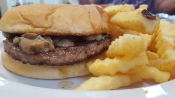 Jan's Burger Basket food