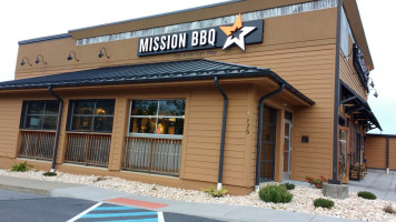 Mission Bbq outside