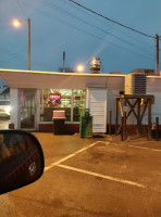 Midway West Drive-in outside