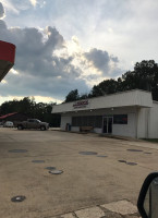 Todd's Smokehouse Barbecue food