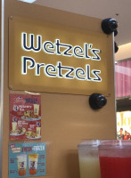 Wetzel's Pretzels food