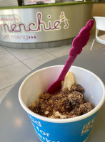 Menchie's Frozen Yogurt outside