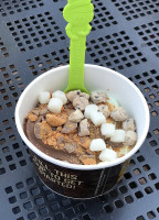 Menchie's Frozen Yogurt food