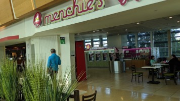 Menchie's Frozen Yogurt food