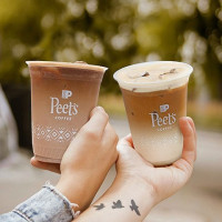 Peet's Coffee outside