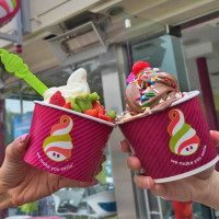 Menchie's Frozen Yogurt food