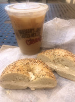 Bruegger's Bagels outside