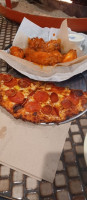 Round Table Pizza food