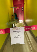 Menchie's Frozen Yogurt food