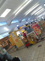 Wetzel's Pretzels food