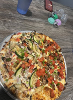 Round Table Pizza food