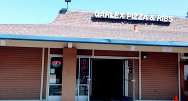 Garlex Pizza And Ribs food