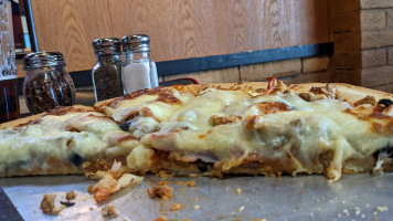 Huskerville Pub Pizza food