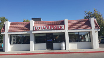 Blake's Lotaburger outside