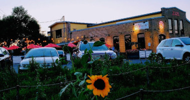 Urban Growler Brewing Co outside