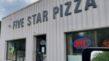 Five Star Pizza outside