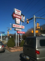 Turn In American Diner outside