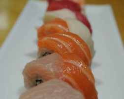 Tomo 7 Sushi food