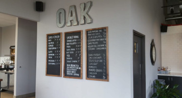 Oak Eatery In Med outside