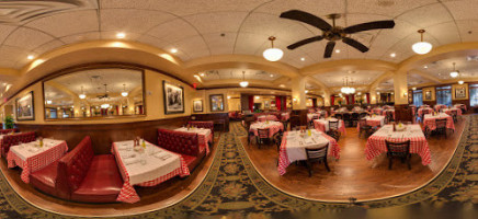 Maggiano's Little Italy inside