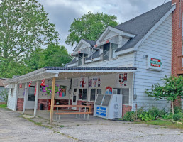 The Fill Inn Station outside