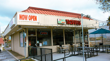 La Chingada Taqueria outside