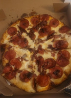 Geno's Pizza food