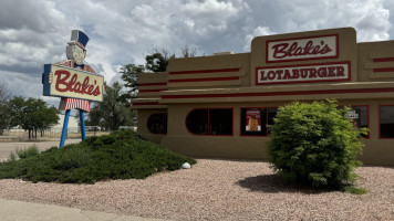 Blake's Lotaburger outside